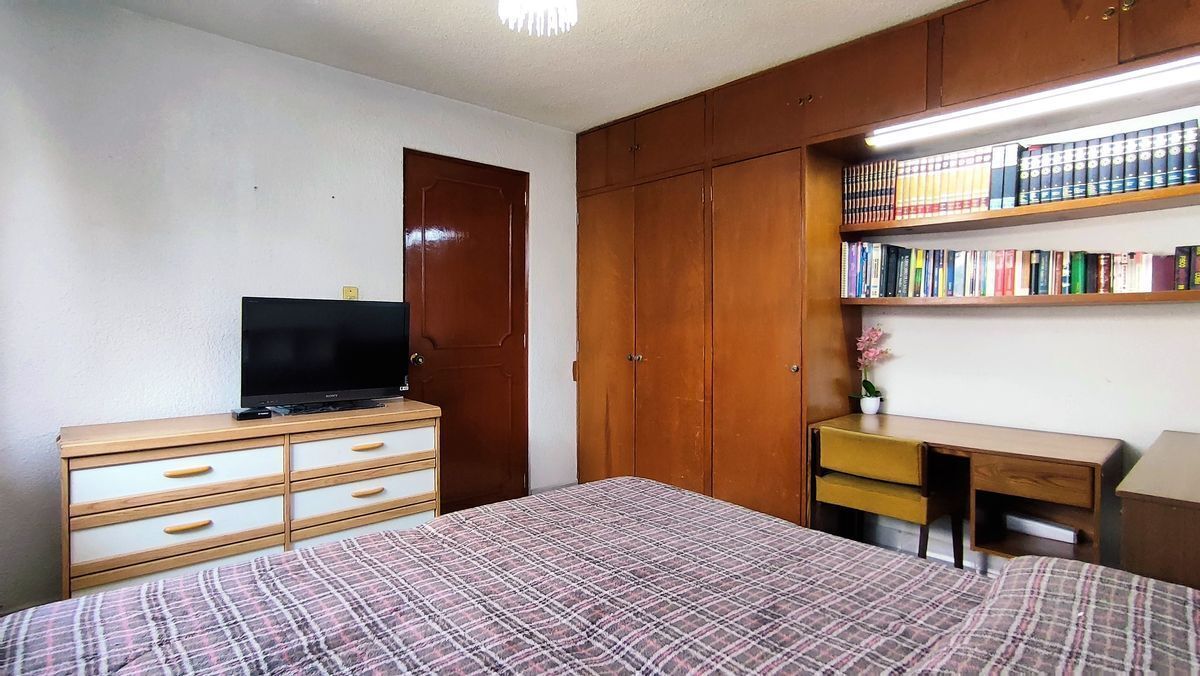 edificio-3-niveles-con-potencial-para-10-pisos-y-1-casa-a-la-venta45-25896