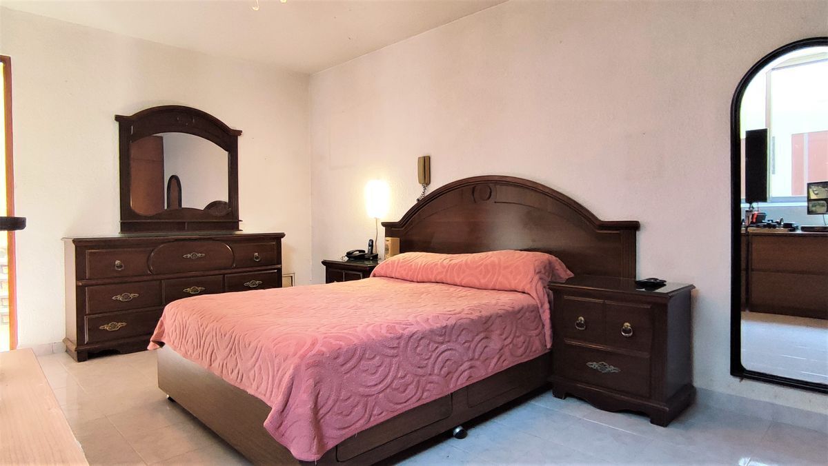 edificio-3-niveles-con-potencial-para-10-pisos-y-1-casa-a-la-venta47-25896
