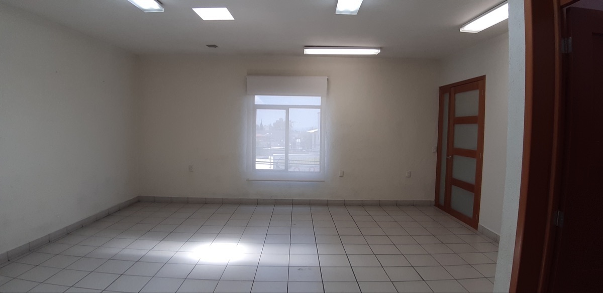 edificio-comercial-en-venta-o-renta-en-blvd-euquerio-guerrero-en-guanajuato18-30809