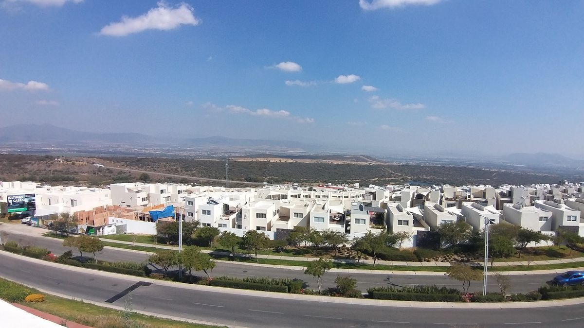 en-venta-casa---en-zibata-quertaro48-12600
