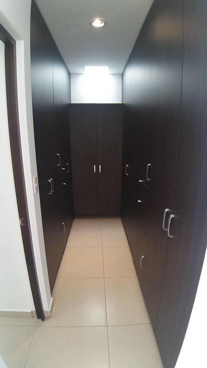 en-venta-casa-de-4-recamaras-en-fraccionamiento-con-alberca-refugio-queretaro13-12373