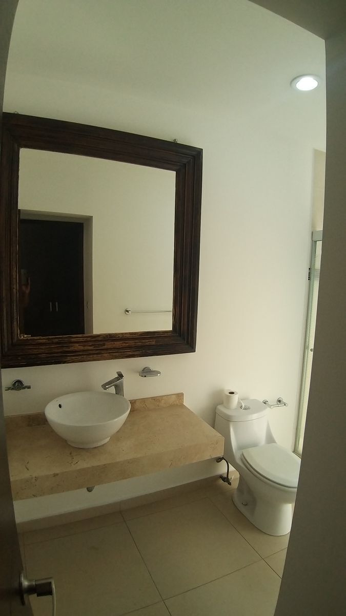 en-venta-casa-de-4-recamaras-en-fraccionamiento-con-alberca-refugio-queretaro14-12373