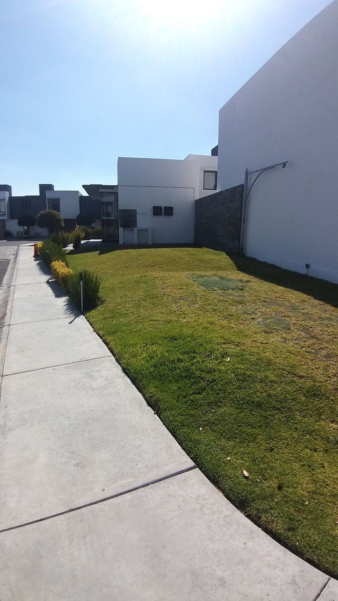 en-venta-casa-de-4-recamaras-en-fraccionamiento-con-alberca-refugio-queretaro25-12373
