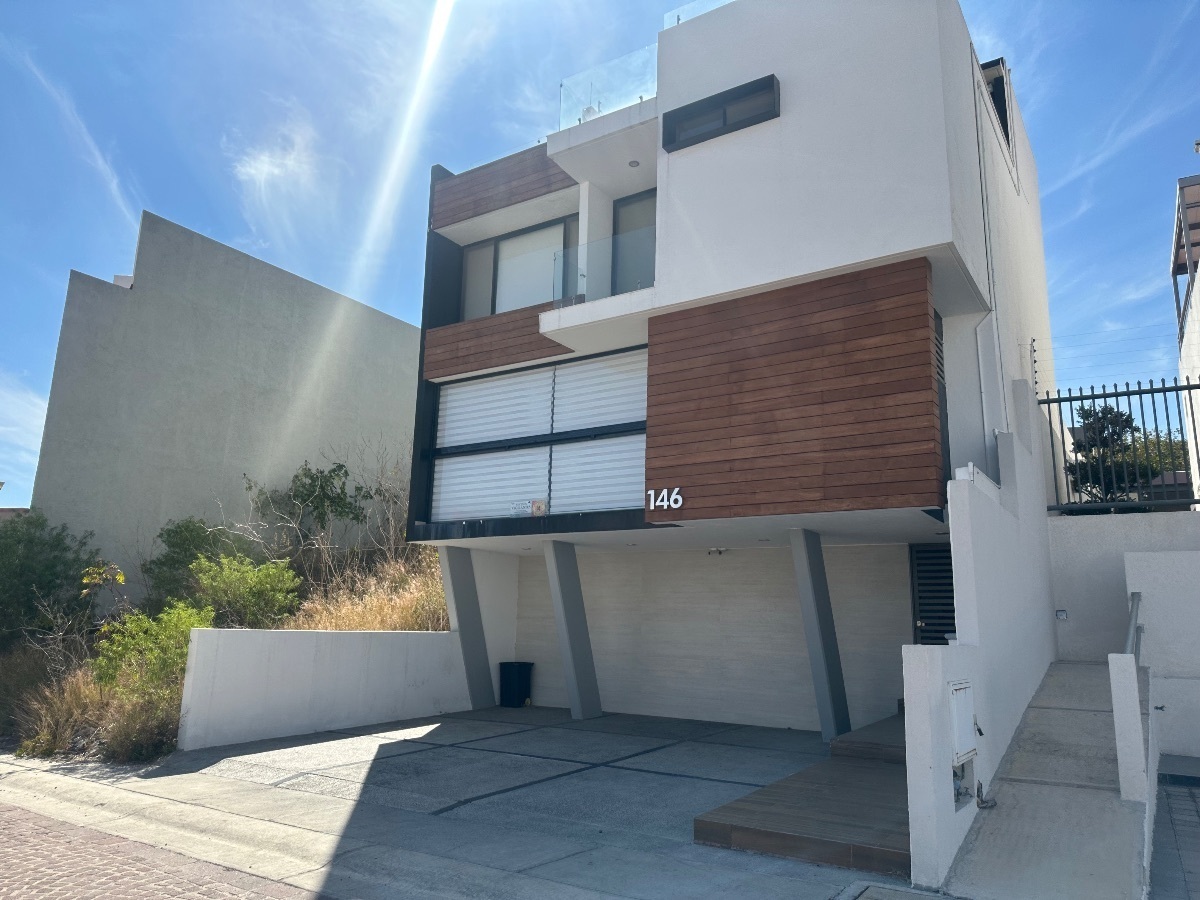 Espectacular casa en venta con Roof Garden en Juriquilla