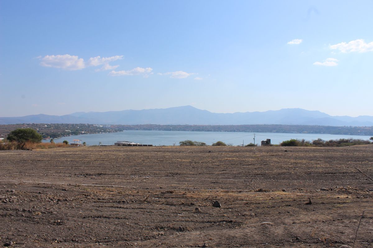 espectacular-terreno-con-vista-al-lago5-34764