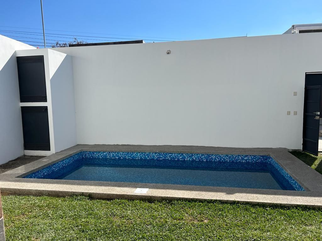 estrena-casa-con-alberca-estilo-moderno3-32015