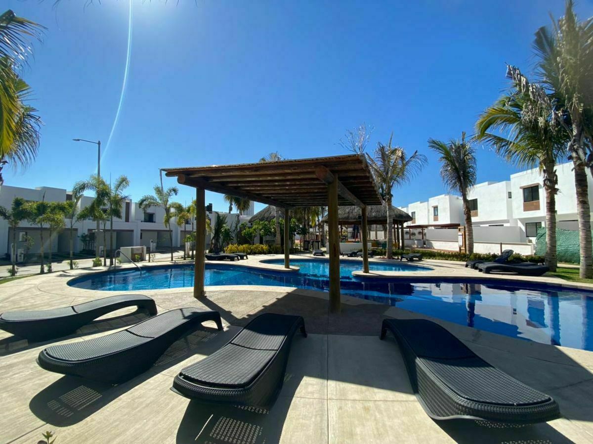 Estrena Casa en renta en Palmilla a unos pasos del mar en Mazatlán