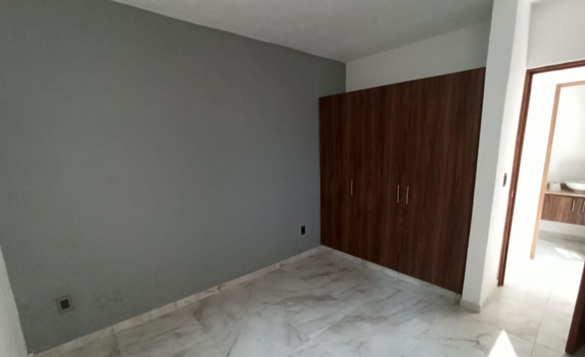 estrena-exclusiva-casa-con-techo-doble-altura-y-alberca-privada10-23617