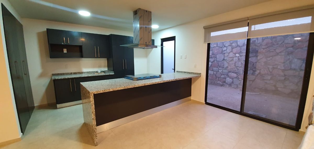 excelente-casa-en-renta-o-venta-en-zakia-de-4-recmaras6-21339