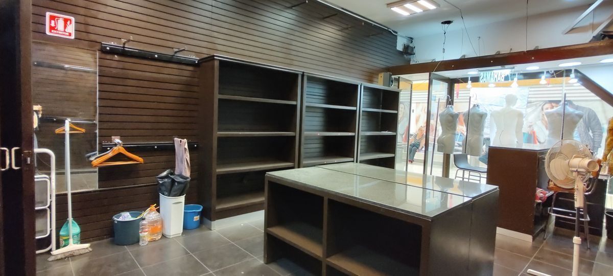 excelente-local-plaza-comercial-con-alta-densidad4-24525