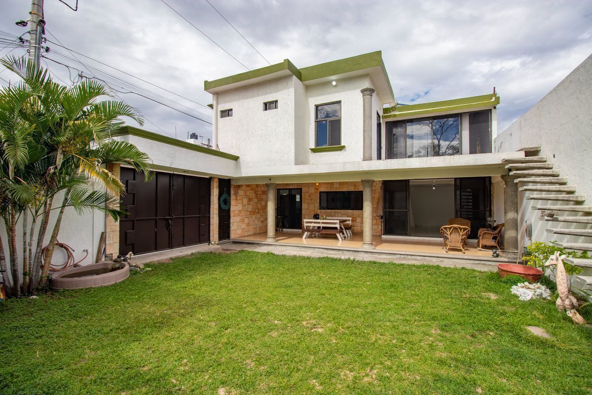 EXCLUSIVA CASA EN RESIDENCIAL LA PALMA, JIUTEPEC