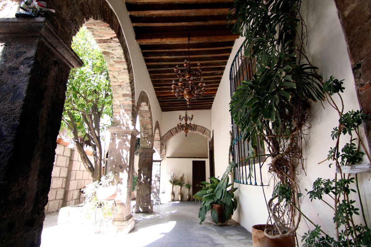 fixer-upper-a-2-cuadras-del-jardin-principal-en-san-miguel-de-allende8-13139