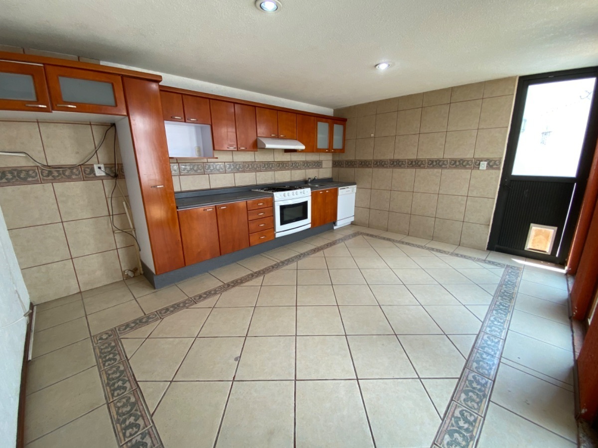 hermosa-casa-en-arboledas-de-san-javier5-25732
