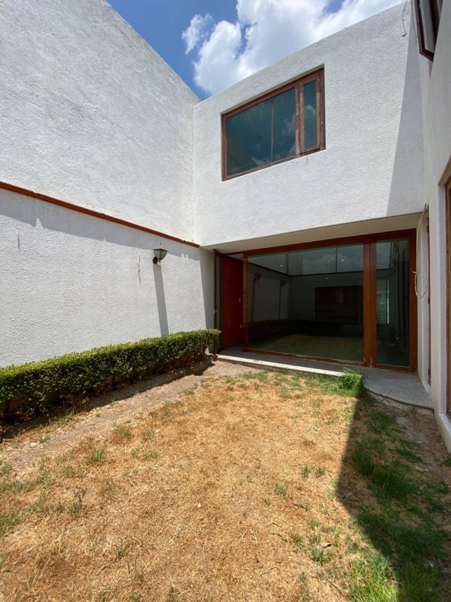 hermosa-casa-en-arboledas-de-san-javier9-25732