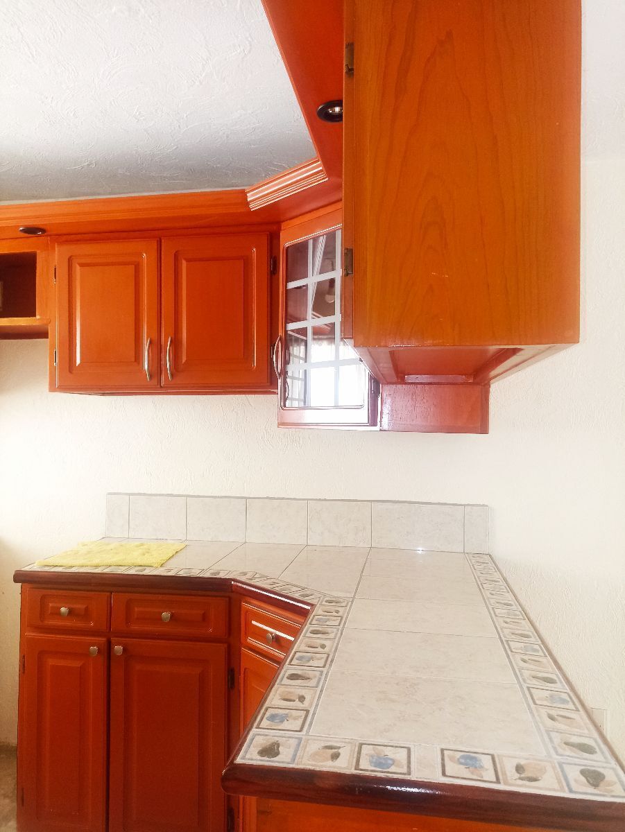 hermosa-casa-en-avenida--remodelada-cocina-integral-se-aceptan-crditos13-35589