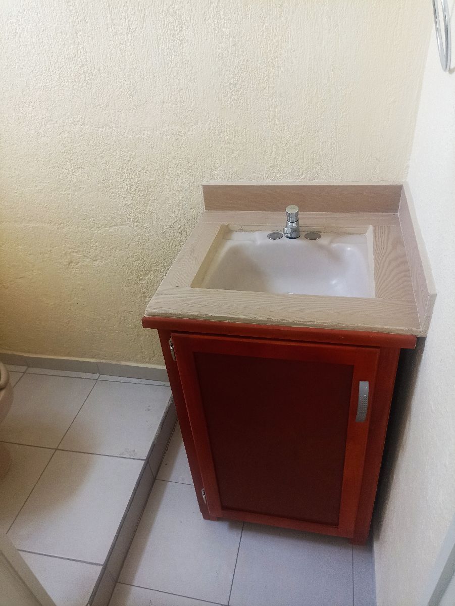 hermosa-casa-en-avenida--remodelada-cocina-integral-se-aceptan-crditos15-35589