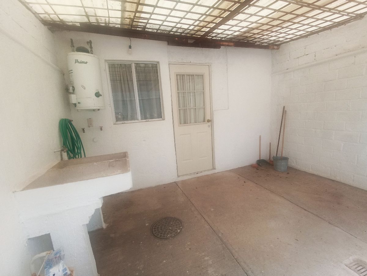 hermosa-casa-en-avenida--remodelada-cocina-integral-se-aceptan-crditos19-35589