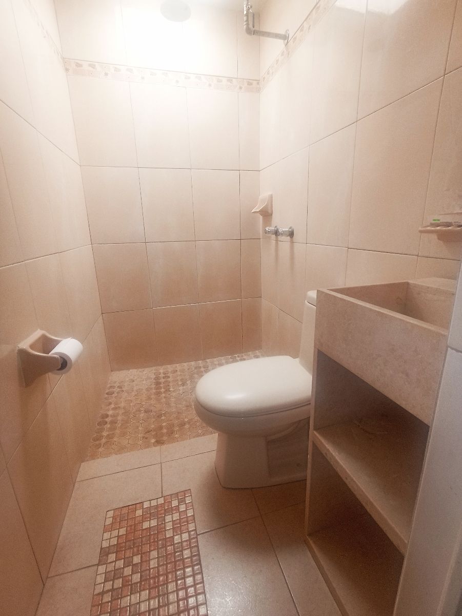 hermosa-casa-en-avenida--remodelada-cocina-integral-se-aceptan-crditos25-35589