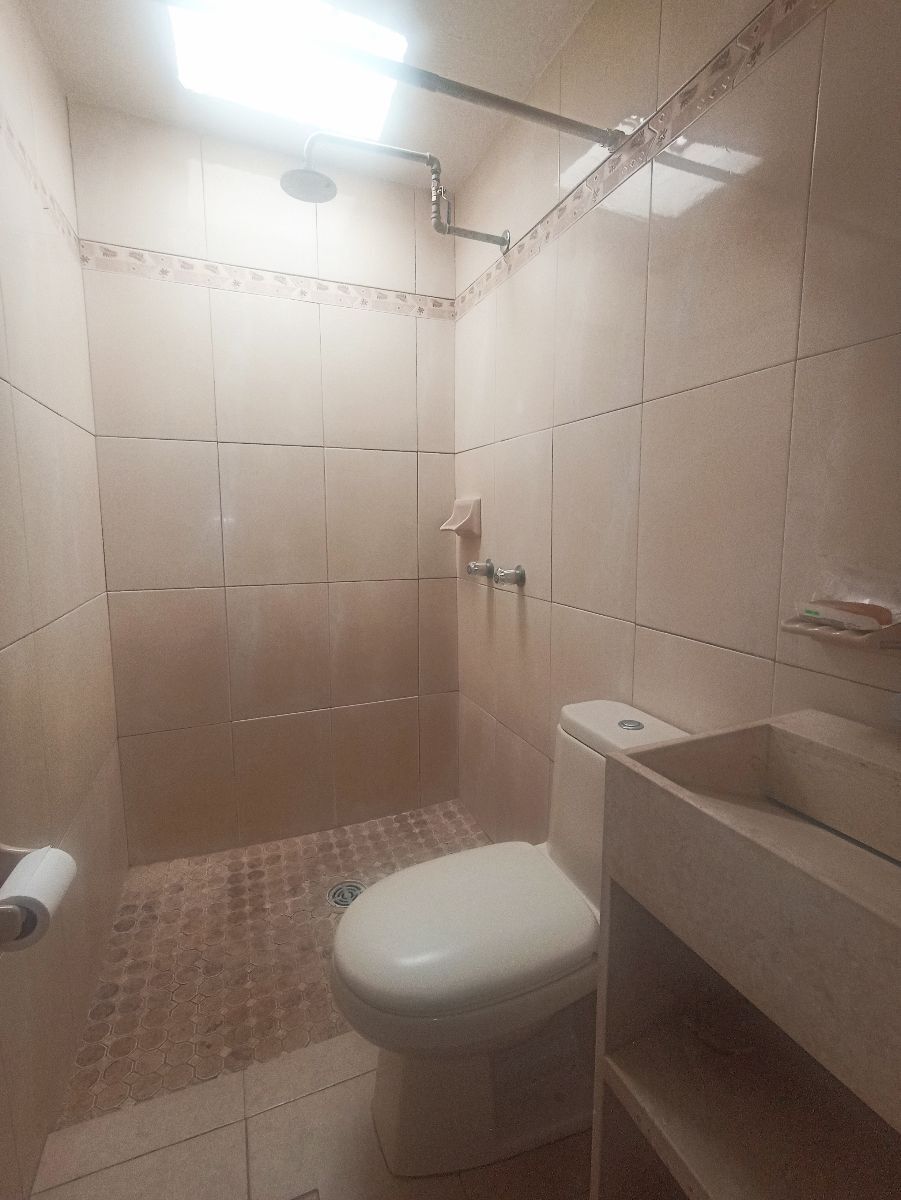 hermosa-casa-en-avenida--remodelada-cocina-integral-se-aceptan-crditos26-35589