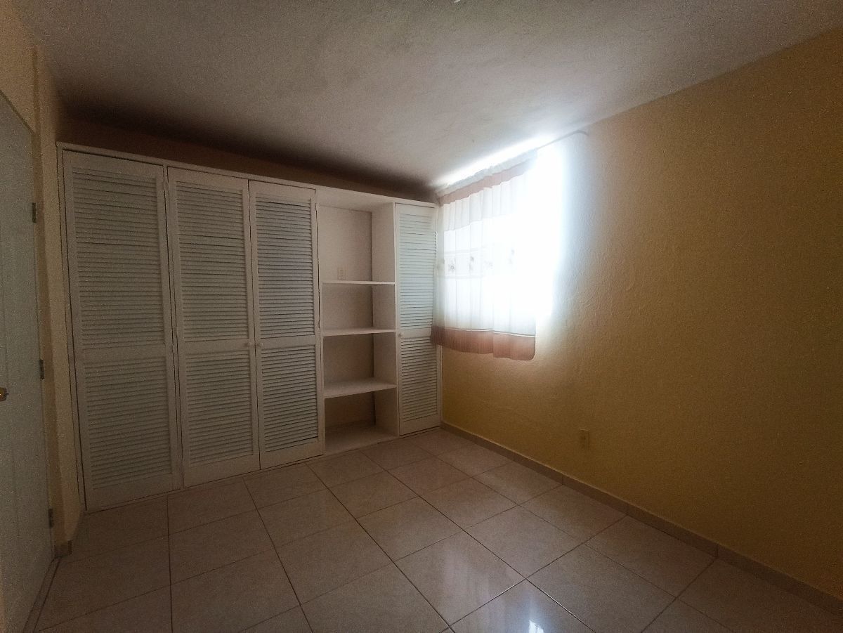 hermosa-casa-en-avenida--remodelada-cocina-integral-se-aceptan-crditos32-35589