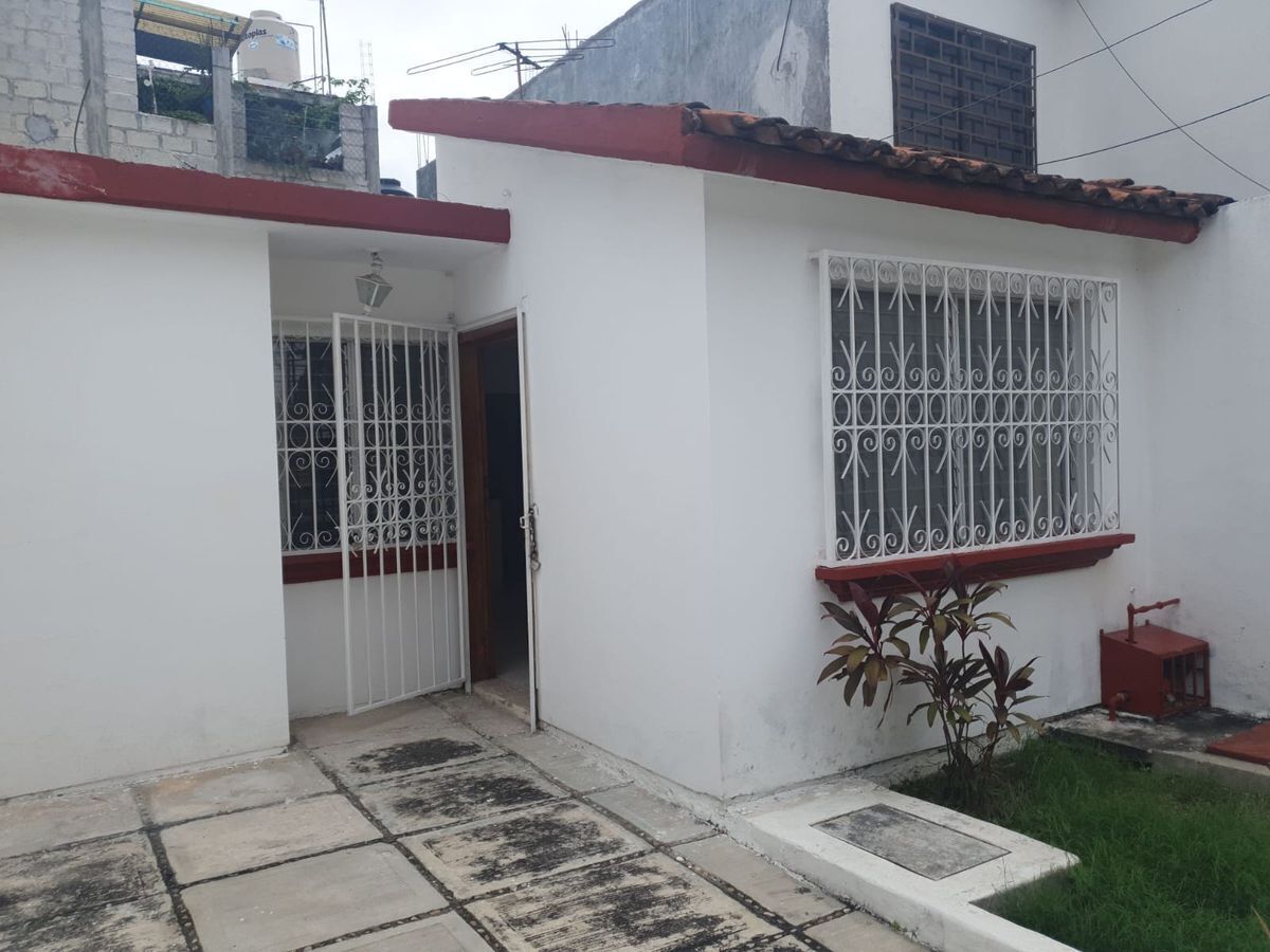 hermosa-casa-en-venta-con-acabados-de-cedro-de-1-solo-piso2-20980