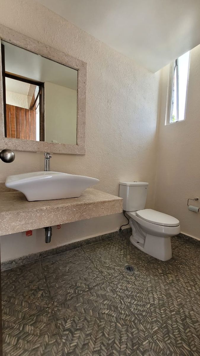 hermosa-casa-remodelada-con-jardin27-12221