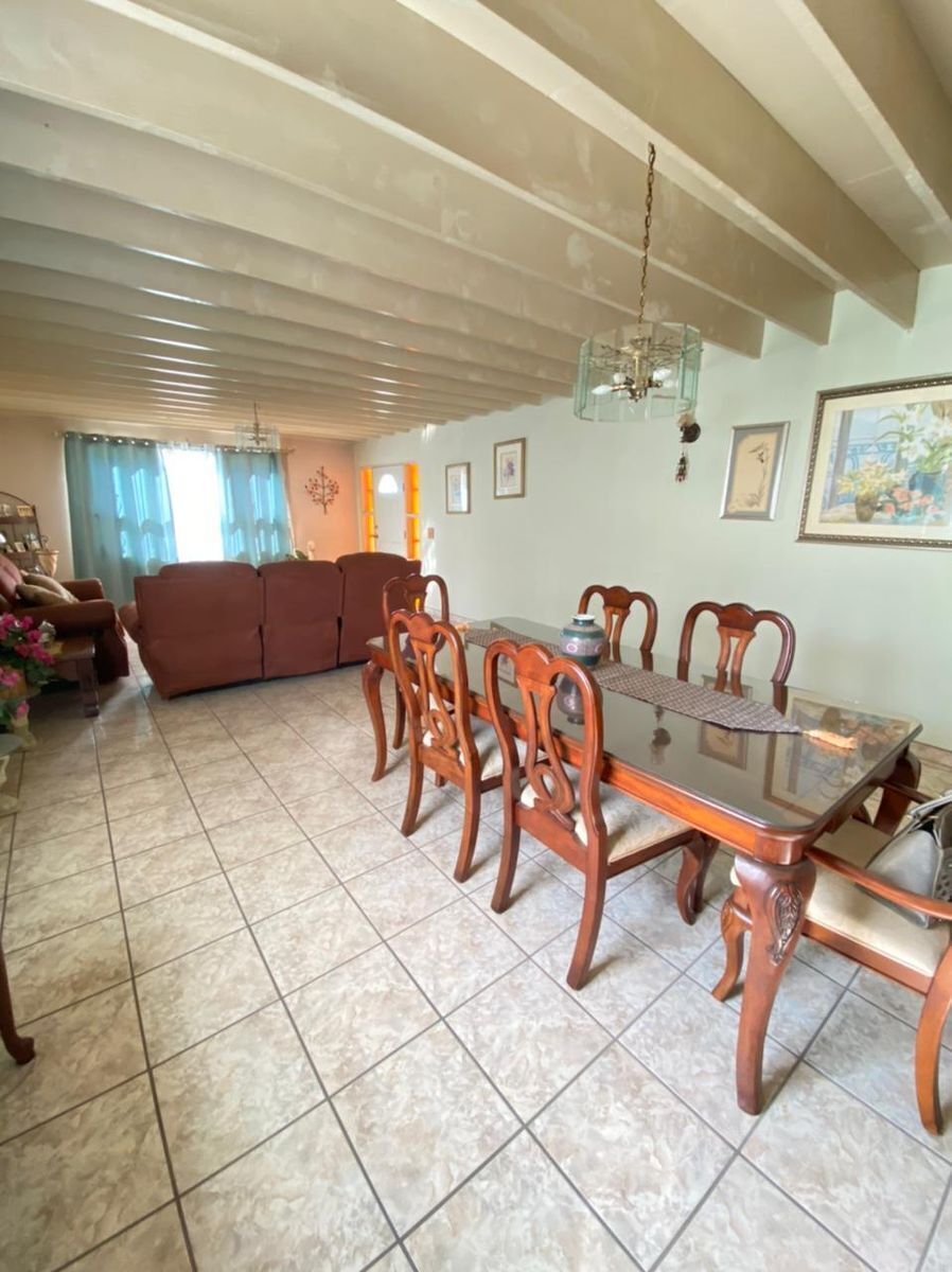 hermosa-y-amplia-casa-con-vista-a-la-ciudad9-19066