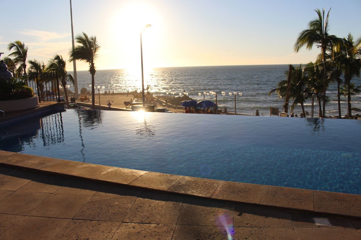 hermoso-departamento-en-renta-vacacional-en-torre-vue-en-olas-altas-mazatlan23-14900