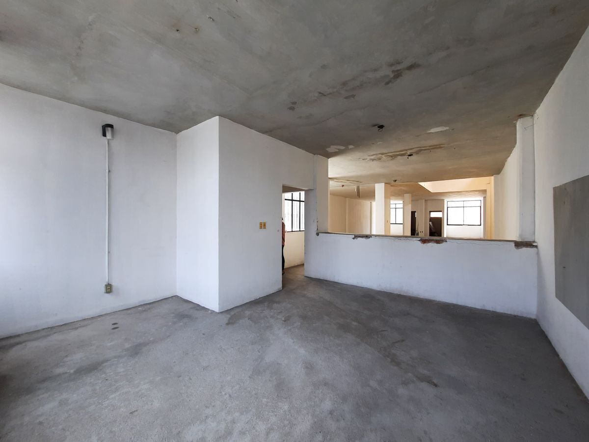 local-comercial--en-venta-en-zona-de-mercado7-15941