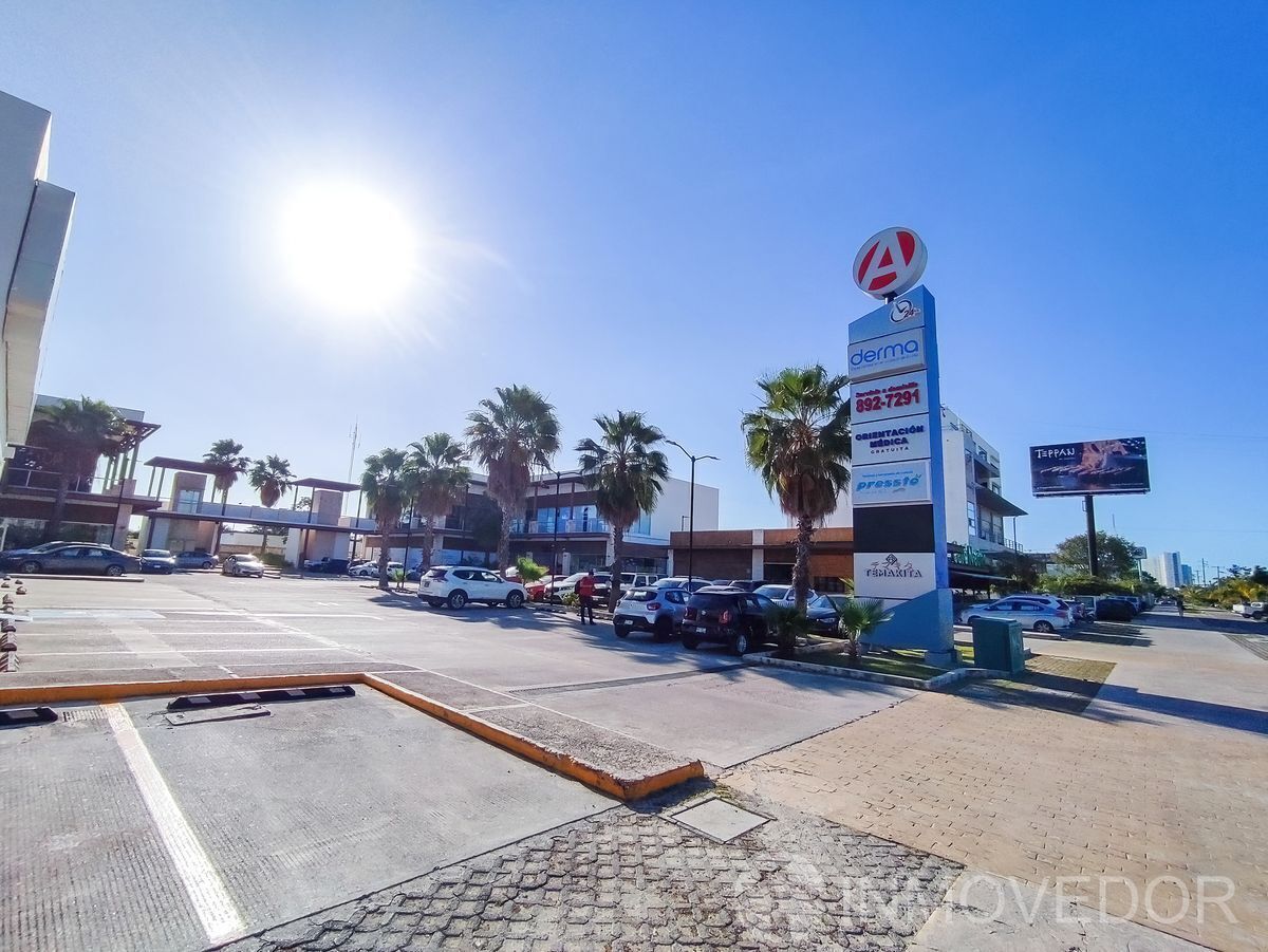 local-comercial--plaza-oasis--bonampak--puerto-cancn---junto-a-caf-nader3-25993