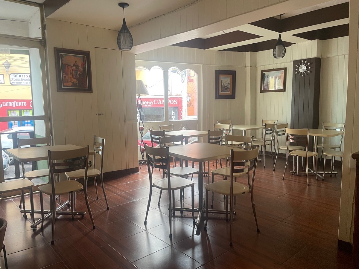 Local comercial en RENTA en el centro de la ciudad a unos metros de la Alhóndiga