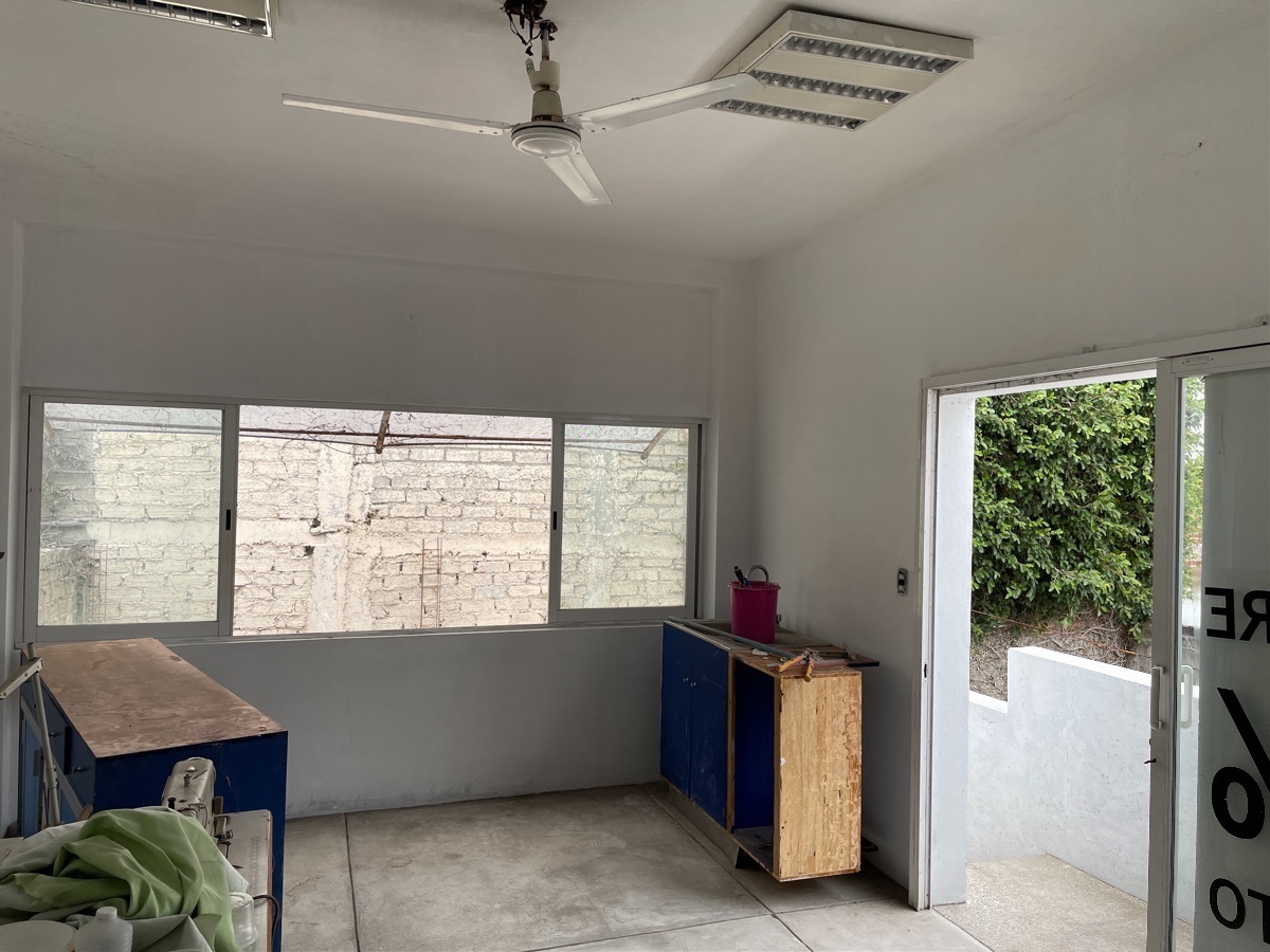 local-comercial-sobre-avenida-sevilla-del-ro-en-colima-planta-alta6-23346