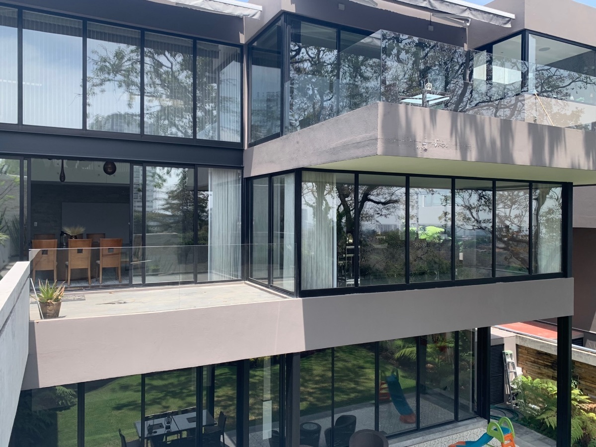 LOMAS DE VISTA HERMOSA CASA  EN CONDOMINIO CON JARDIN Y TERRAZA