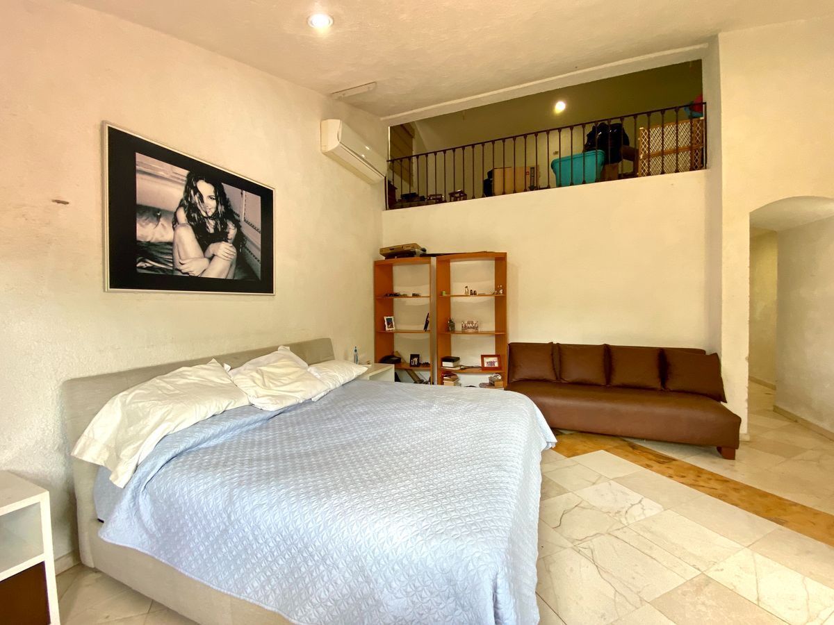 lujosa-residencia-en-venta-sobre-avenida-en-zona-exclusiva-de-mrida39-26381