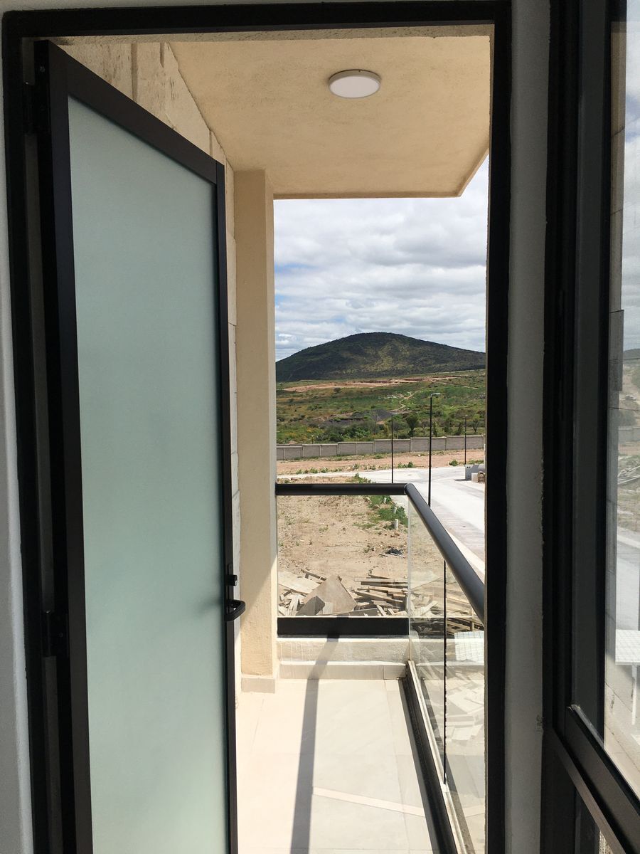 moderna-casa-a-la-venta-en-conjunto-residencial-de-miranda-quertaro18-14344