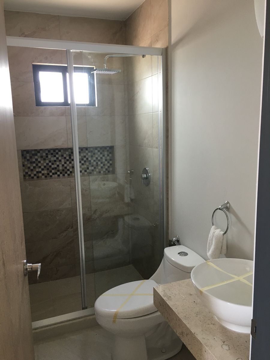 moderna-casa-a-la-venta-en-conjunto-residencial-de-miranda-quertaro22-14344