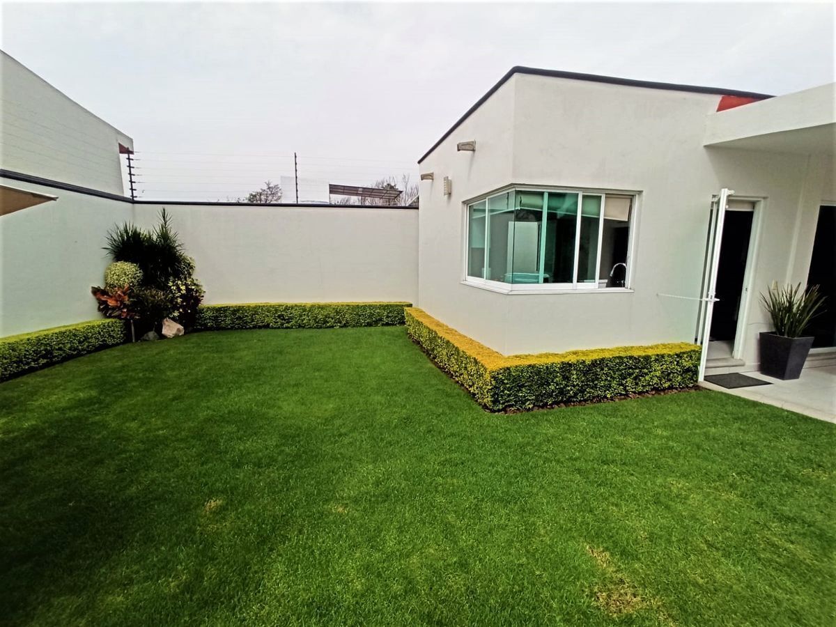 moderna-casa-de-1-solo-nivel-con-alberca-y-jardn-priv2-30005
