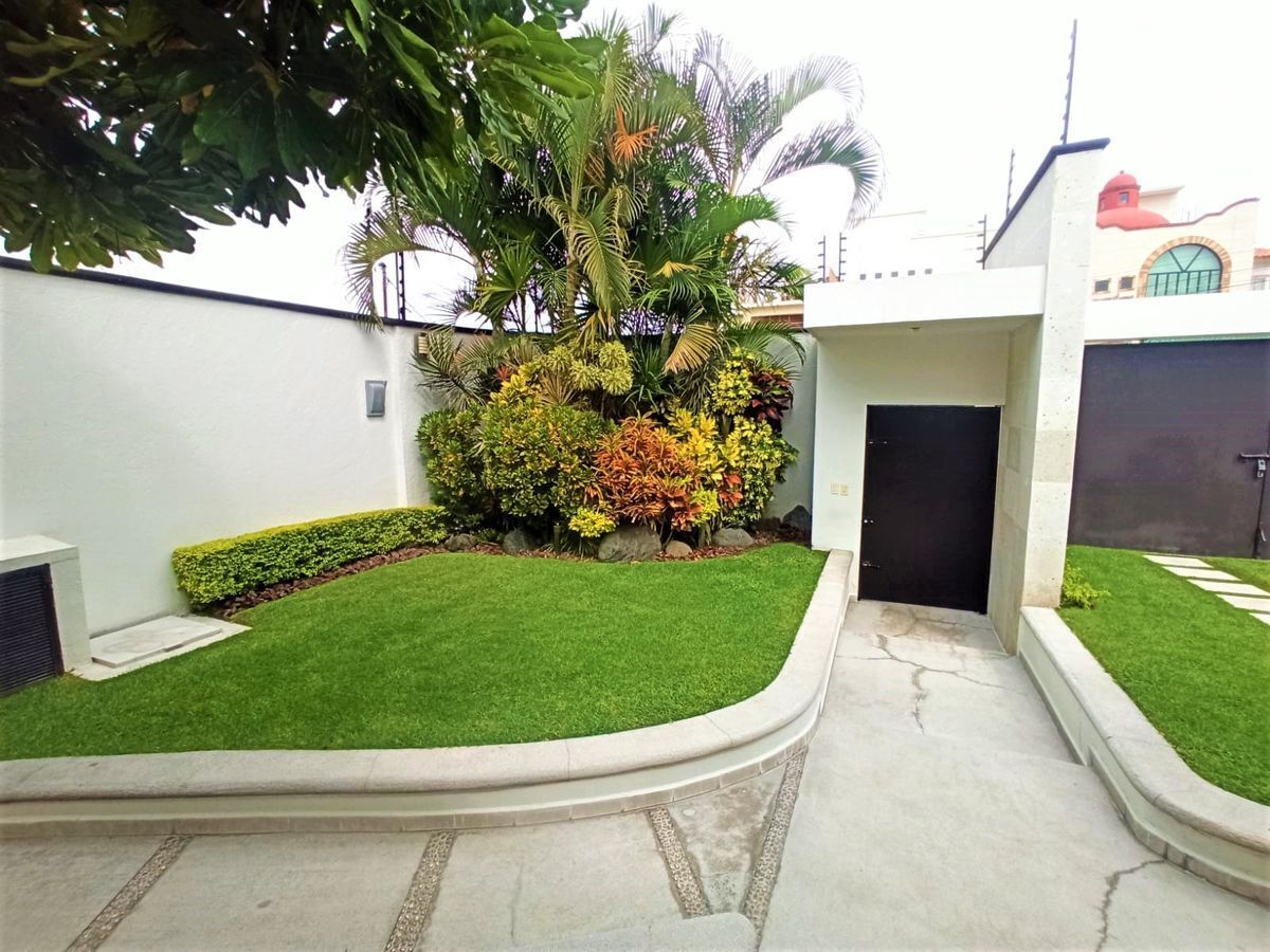 moderna-casa-de-1-solo-nivel-con-alberca-y-jardn-priv7-30005