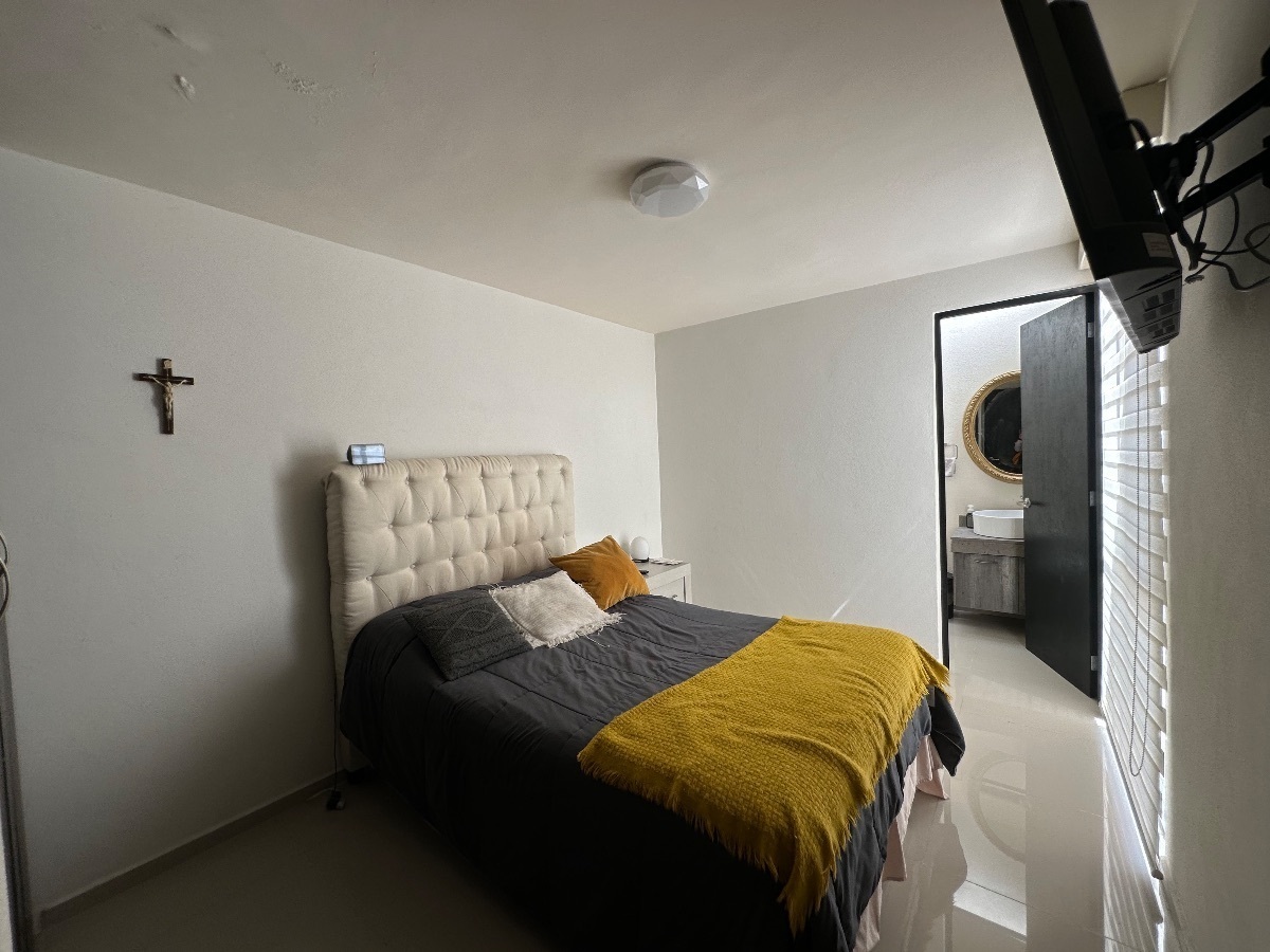 moderna-casa-en-venta-en-corregidora12-18521