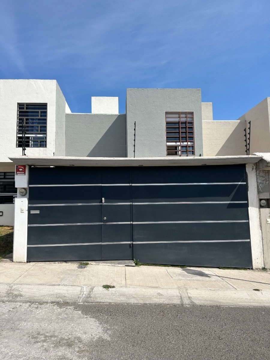 moderna-casa-en-venta-en-corregidora2-18521