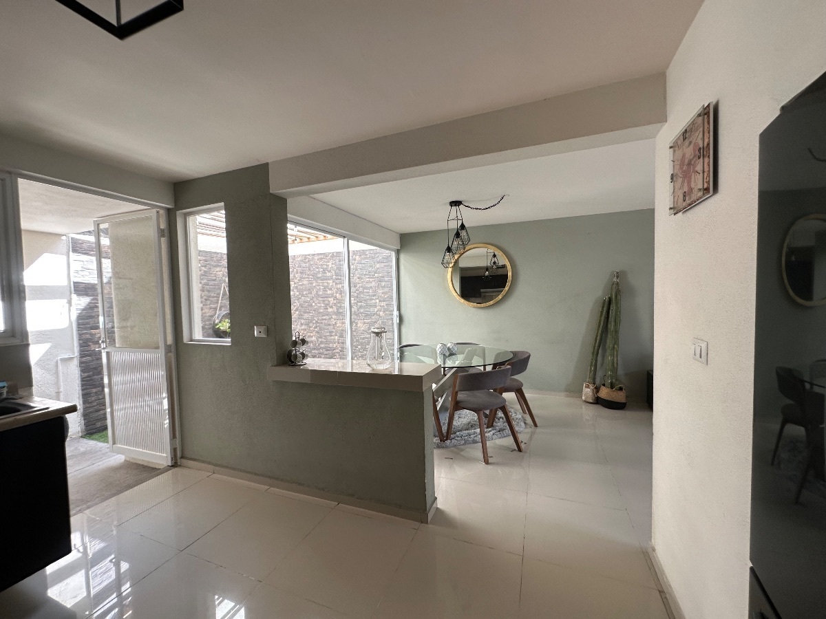 moderna-casa-en-venta-en-corregidora5-18521