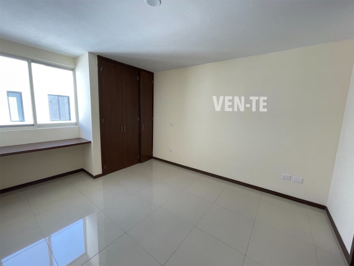 nueva-casa-de-tres-niveles-en-venta-en-coto-consolidado-en-solares-zapopan15-34399