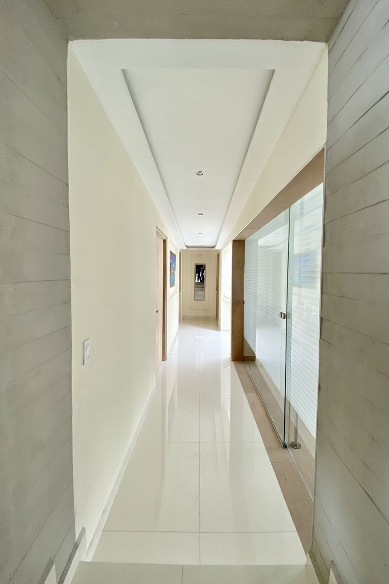 oficinas-modernas-y-con-una-vista-increible-club-de-golf-bellavista12-22664