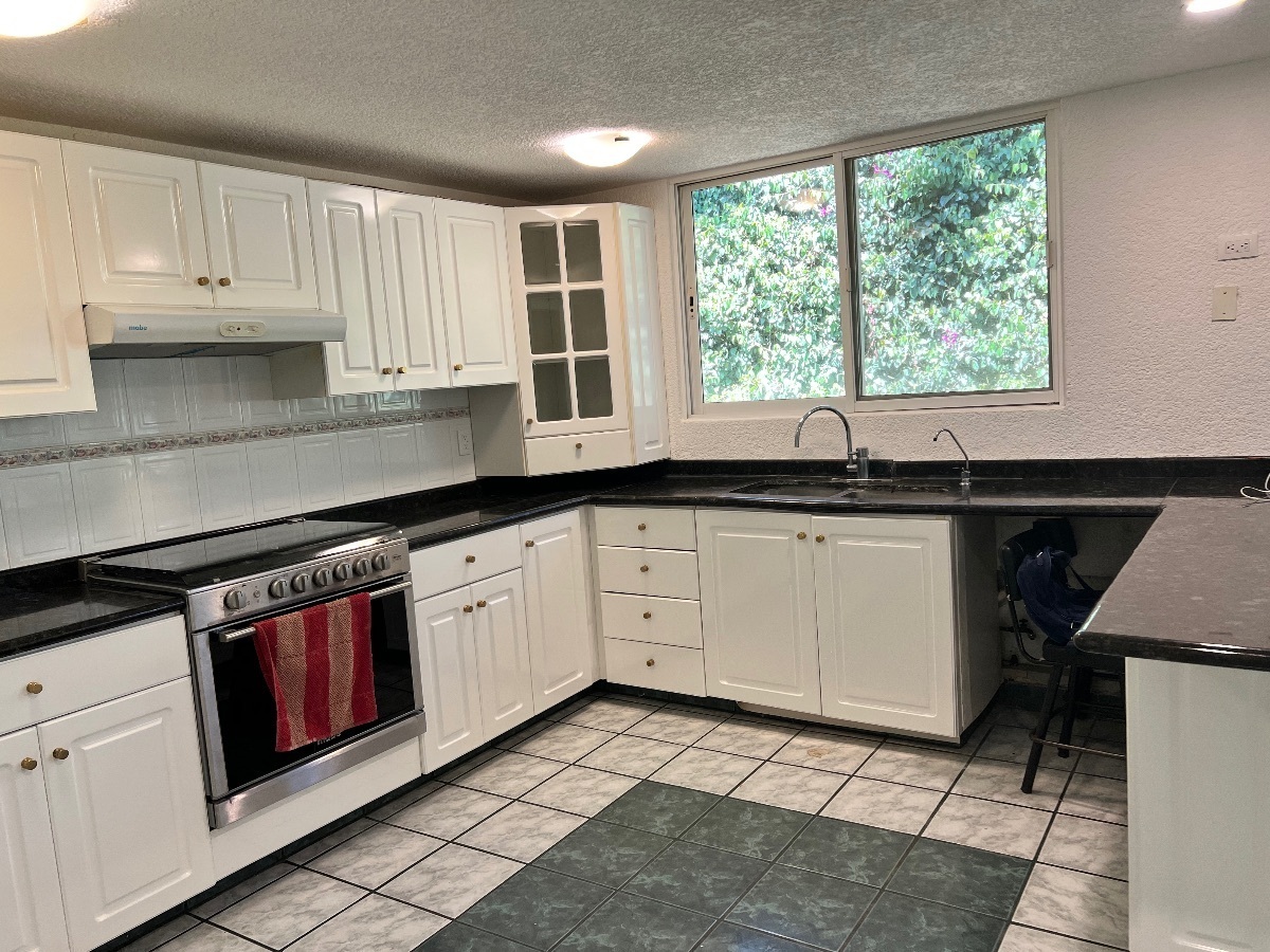 renta-casa-en-hacienda-de-valle-escondido38-23932