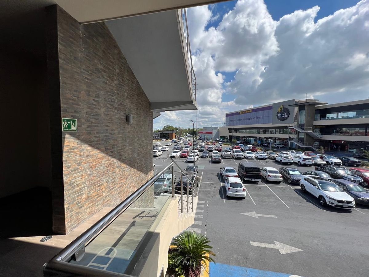 renta-de-local-con-terraza-para-restaurant-en-plaza-el-molino-apodaca3-12862