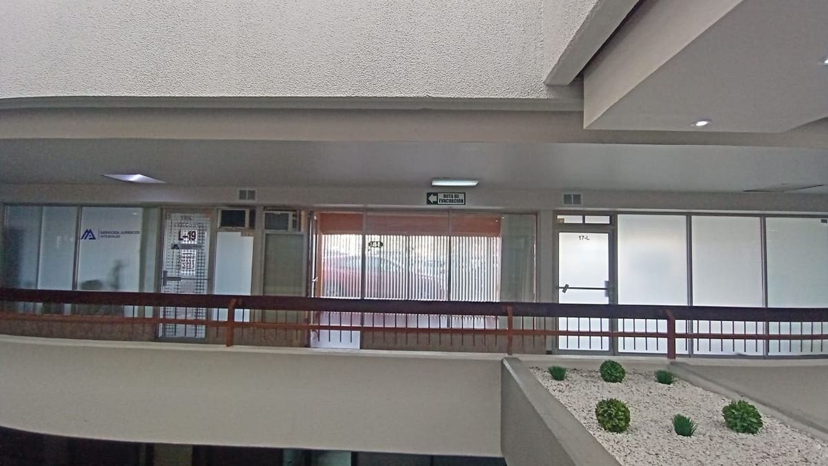 renta-de-local-plaza-patria-zona-dorada14-32803