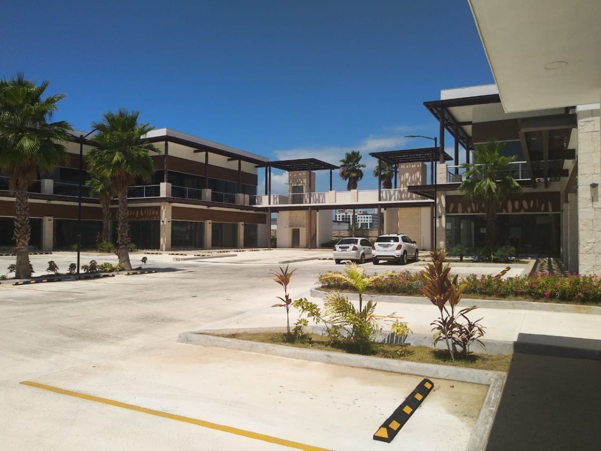 renta-de-locales-plaza-oasis-en-av-bonampak-cancun2-12108