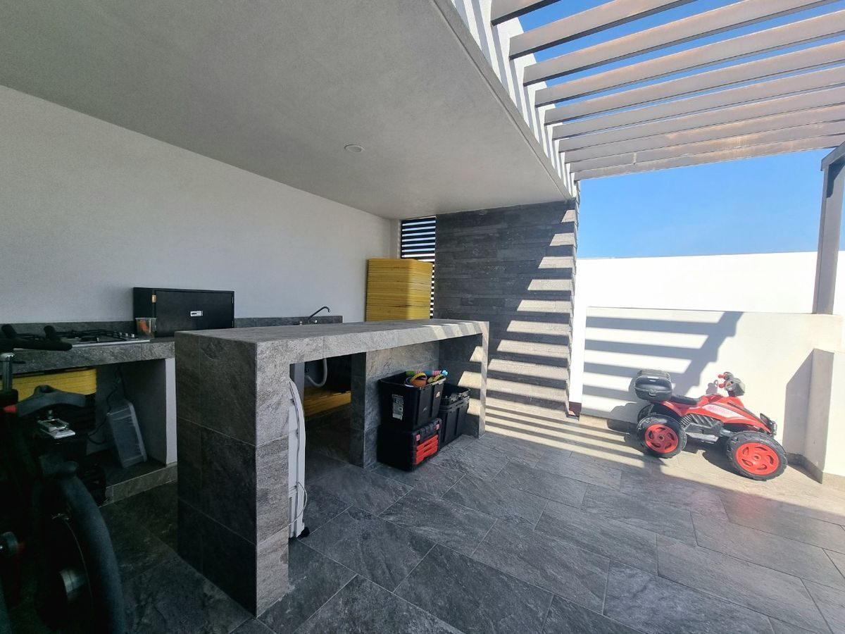 renta-o-venta-casa--zibata-4-recamaras11-24322