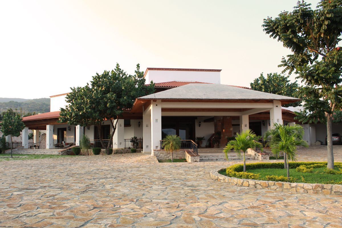 residencia-de-estilo-mexicano-contemporneo-bella-y-elegante24-18099