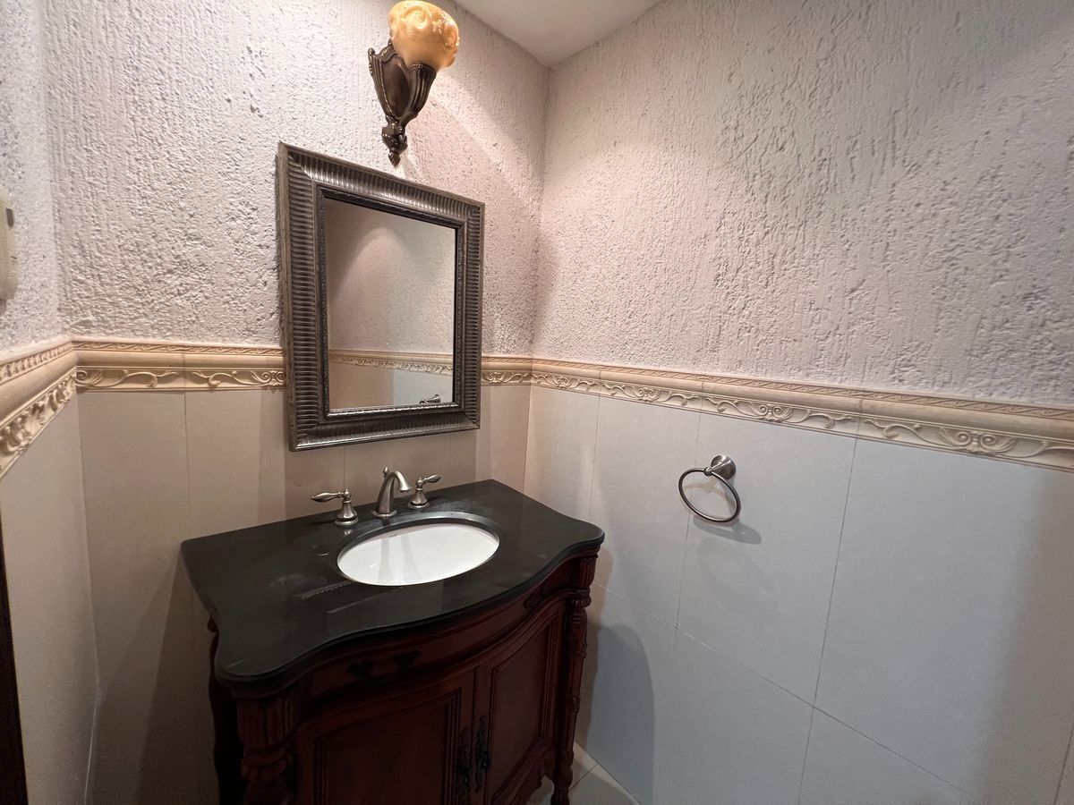 residencia-en-la-colonia-gonzalo-guerrero-en-esquina4-22096